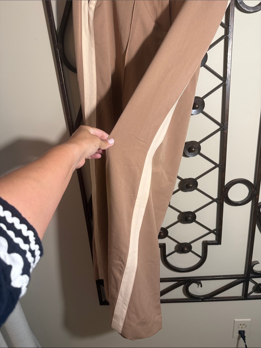 BRAND NEW - NEVER WORN. Women's Beige Wide-Leg Trousers - Picture 4 of 10